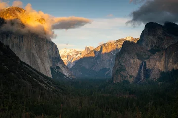Zelfklevend Fotobehang Yosemite Valley from epic Tunnel View in Wawona Road in California, United States. © Jorge Argazkiak