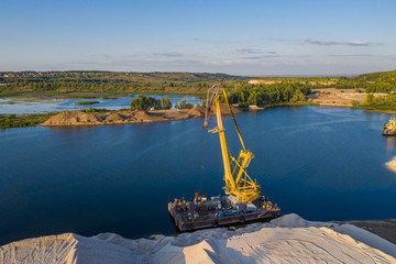 Green country land © iuneWind