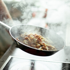 chicken with vegetables Champignon