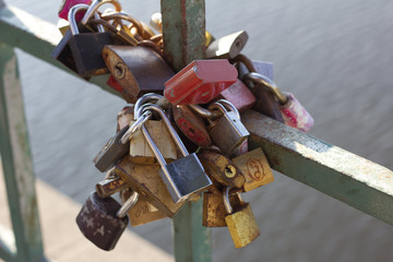 Schl&ouml;sser, Travel, schloss, vorh&auml;ngeschloss, liebe, metallchutz, vorh&auml;ngeschloss, schloss,abgeschlossen, br&uuml;cke, rostig 