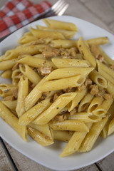 pâtes pennes au porc et à la crème fraîche