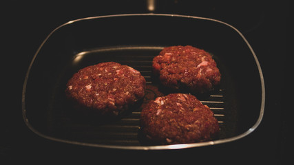 Mięso mielone na patelni grillowej 