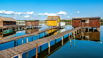 Floating houses of lake Bokodi, a beautiful place to see in Hungaria
