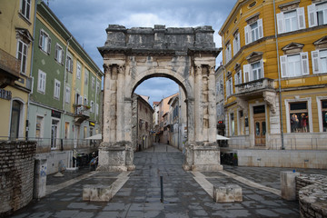 Arch of the Sergii in Pula