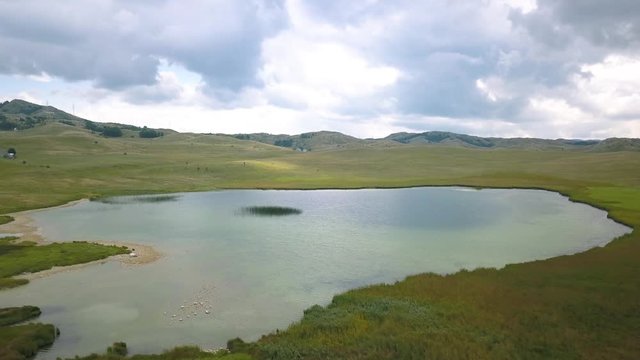 Flight over Fish Lake in Zabljak. Let preko Ribljeg Jezera na Zabljaku
