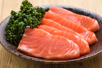 サーモンの刺し身