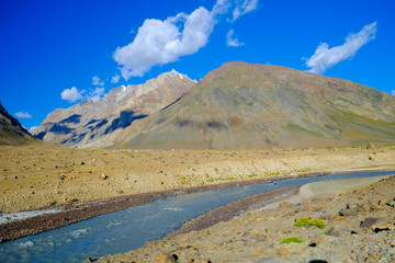 インドのラダック地方から陸の孤島と言われるザンスカールまでバイクでツーリングした時の風景　