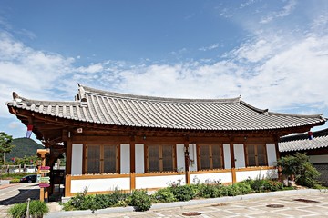 Fototapeta premium 공주한옥마을입니다