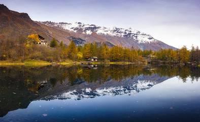 Obraz premium lake in the mountains