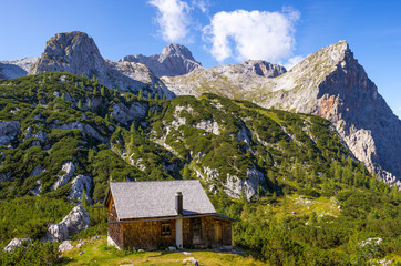 Fototapeta na wymiar Berghütte im Berchtesgadener Land