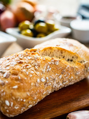 Bun cottage cheese and vegetables