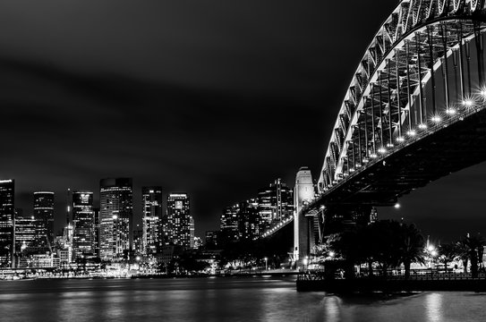 Fototapeta dramatic view of Steel bridge at night in black and white