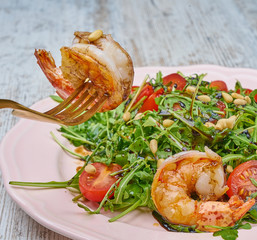 shrimp salad with greens and croutons