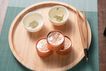 Organic green tea has a health preserving function. It's a hot drink that Oriental and Asian people like very much. It is also called Chinese tea