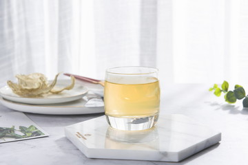 Tea drink made from snow lotus has the function of health preservation