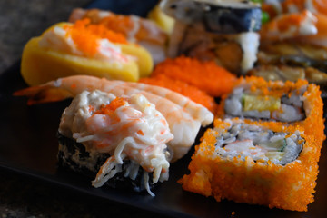 Closeup image of Zushi placed on a tray For lunch