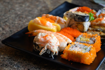 Closeup image of Zushi placed on a tray For lunch