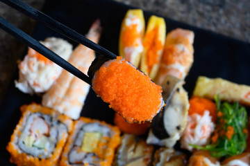 Closeup image of Zushi placed on a tray For lunch