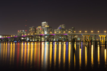 Fototapeta na wymiar Miami bei Nacht