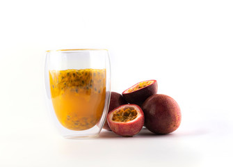 ่juice passion fruit on white background