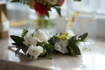 Obraz na płótnie Canvas beautiful bouquet of white wedding flowers