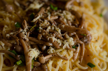 pasta with shimaji mashrooms
