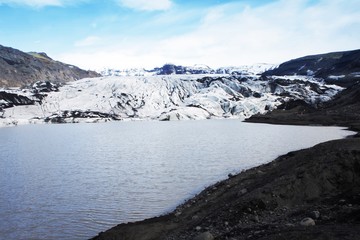 Fototapeta na wymiar frozen lake in mountains