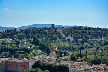 Fototapeta na wymiar Tuscan houses on a hill near Florence