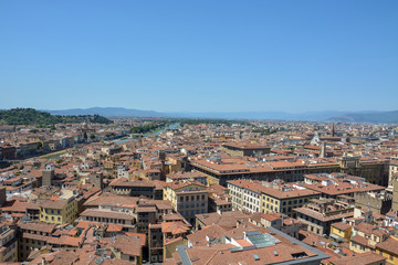 Fototapeta na wymiar View from the Palazzo Vecchio over Florence with the river Arno