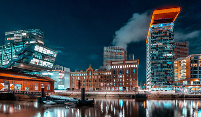 Medienhafen Düsseldorf bei Nacht © festfotodesign