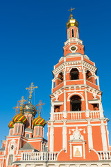 Fototapeta na wymiar Church of the Cathedral of the virgin on Rozhdestvenskaya street in Nizhny Novgorod