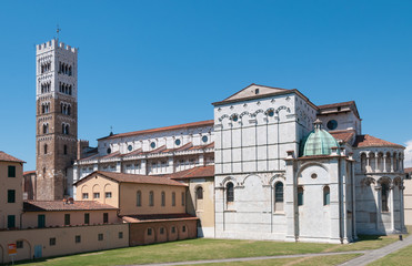 Fototapeta na wymiar Lucca Cathedral