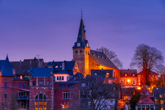 Blaue Stunde in der Altstadt von Essen Kettwig