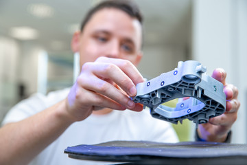 technically professional machine for 3D scanning and measurement of plastic moldings using a laser