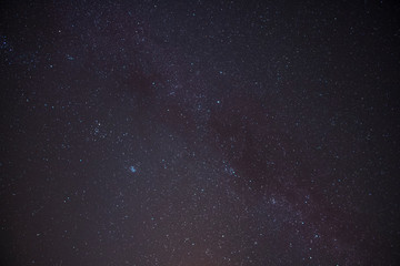 Via láctea simples céu nocturno e estrelas