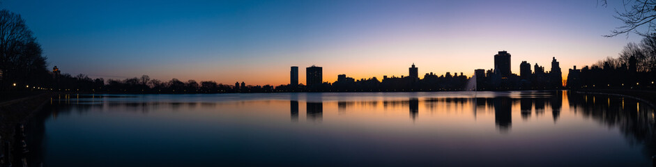 Obraz premium New York Reservoir Sunrise - Vivid