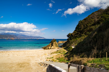 オフシーズンの九十浜海水浴場