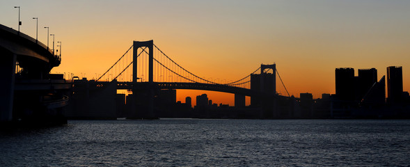 【東京の風景】夕焼けのレインボーブリッジ