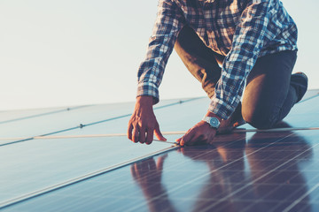 labor working on solar rooftop, Engineering of solar industry