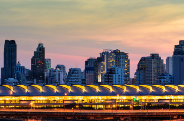 Fototapeta premium Buildings Bangkok cityscape at night in Thailand