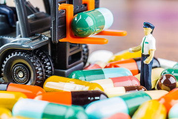 Fototapeta premium Drug prescription for treatment medication. Pharmaceutical medicament, cure in container for health. Pharmacy theme, capsule pills with medicine antibiotic in packages.closeup,Medicine or capsules.