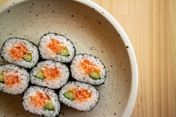 マグロのたたきの太巻き Sushi rolls with minced tuna and cucumber