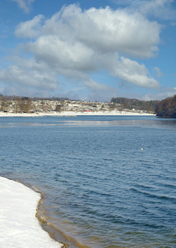Winter an der Bevertalsperre im Bergischen Land bei H&uuml;ckeswagen,NRW,Deutschland