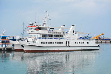 Fototapeta na wymiar ships in port at sea, resort