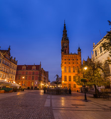 Fototapeta na wymiar View of the main streets of the old cities of Gdańsk