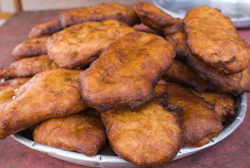 Beignets de banane à la vente, Mayotte