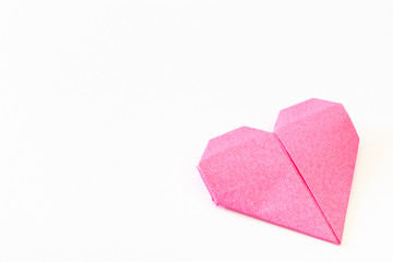 折り紙で作ったハートの形