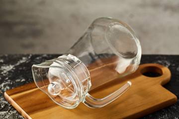 Glass kettle and water cup