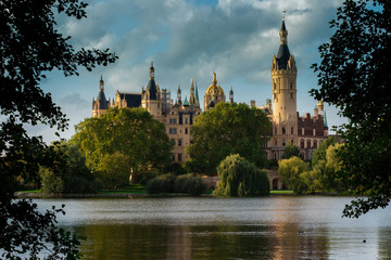 Schloss Schwerin im Sommergewandt