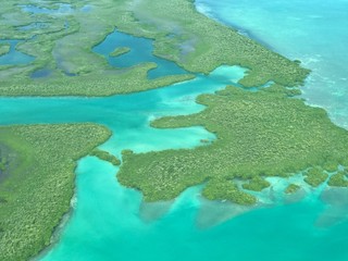 Belize Flug über das Great Blue Hole Riff